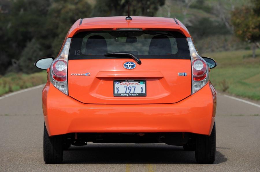 Toyota Prius C 2012 года  (фото 27 из 87)